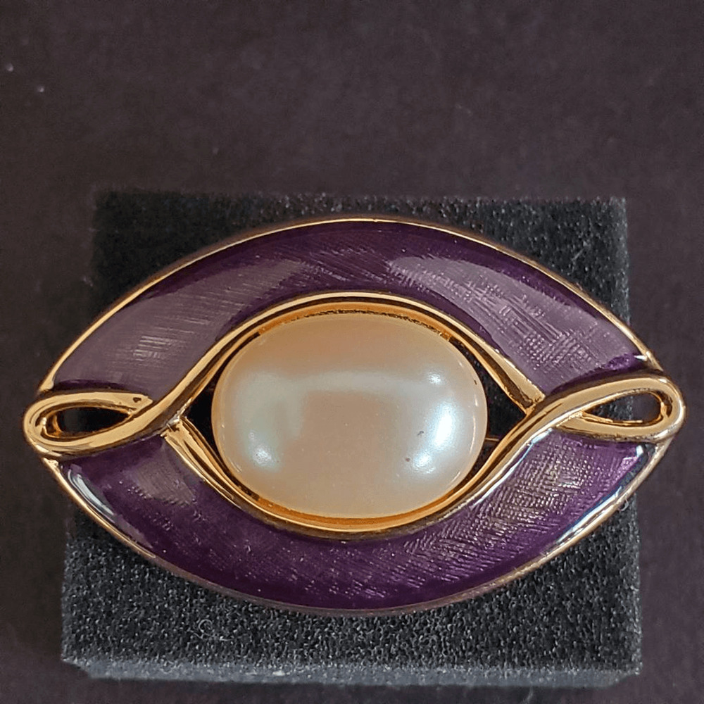 Monet Vintage Purple Black Guilloche Style‎ Enamel Faux Pearl Brooch Pin Signed